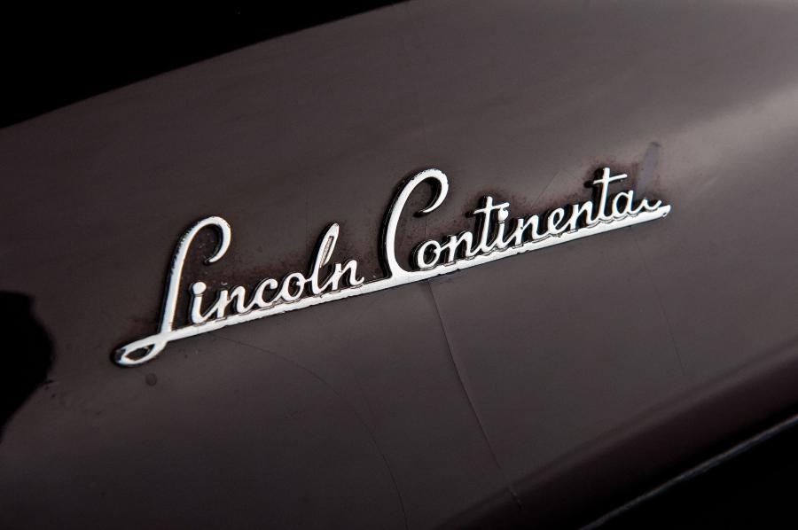  Lincoln Continental Coupe 1942 года  (фото 9 из 15)